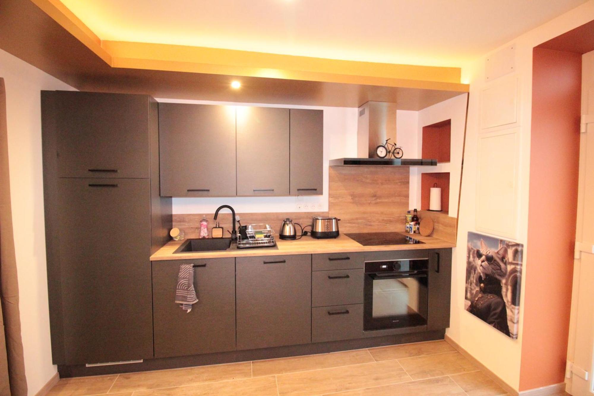 Luxury Studio, Rez De Chaussee, Parking Prive Video Surveillance, Canape Haute Qualite Convertible Couchage 2 Personnes, Centre Ville Proche, Restaurant, Boulangerie 2 Minutes A Pied, Terrasse - 800Metre Carre De Terrain - Gere Par Presta-Zen'Service Verdun-sur-Meuse ภายนอก รูปภาพ