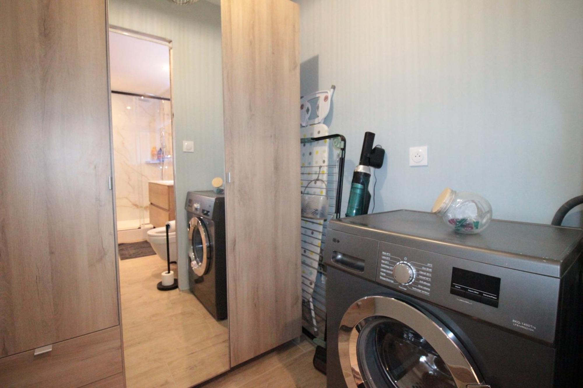 Luxury Studio, Rez De Chaussee, Parking Prive Video Surveillance, Canape Haute Qualite Convertible Couchage 2 Personnes, Centre Ville Proche, Restaurant, Boulangerie 2 Minutes A Pied, Terrasse - 800Metre Carre De Terrain - Gere Par Presta-Zen'Service Verdun-sur-Meuse ภายนอก รูปภาพ