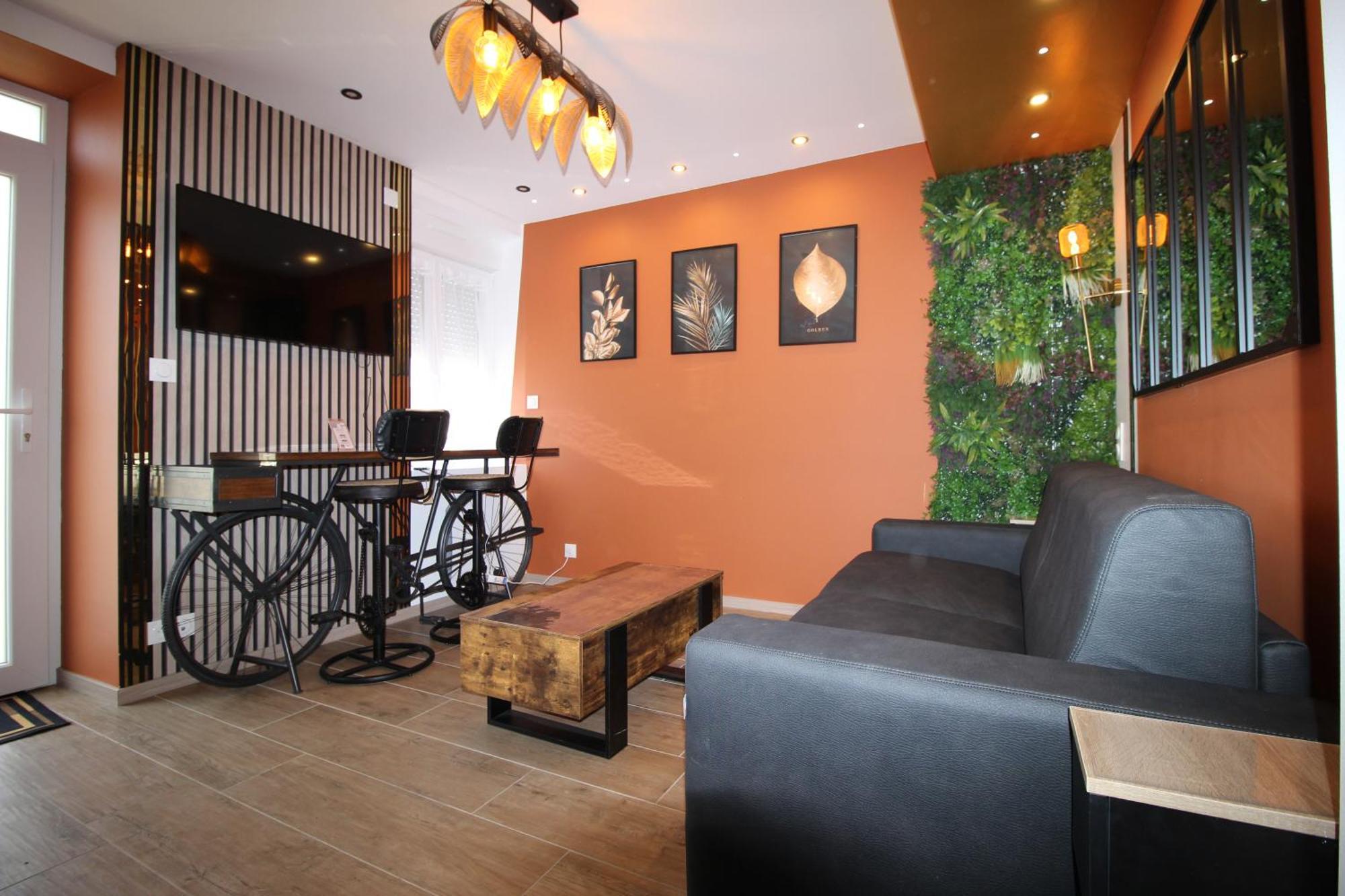 Luxury Studio, Rez De Chaussee, Parking Prive Video Surveillance, Canape Haute Qualite Convertible Couchage 2 Personnes, Centre Ville Proche, Restaurant, Boulangerie 2 Minutes A Pied, Terrasse - 800Metre Carre De Terrain - Gere Par Presta-Zen'Service Verdun-sur-Meuse ภายนอก รูปภาพ